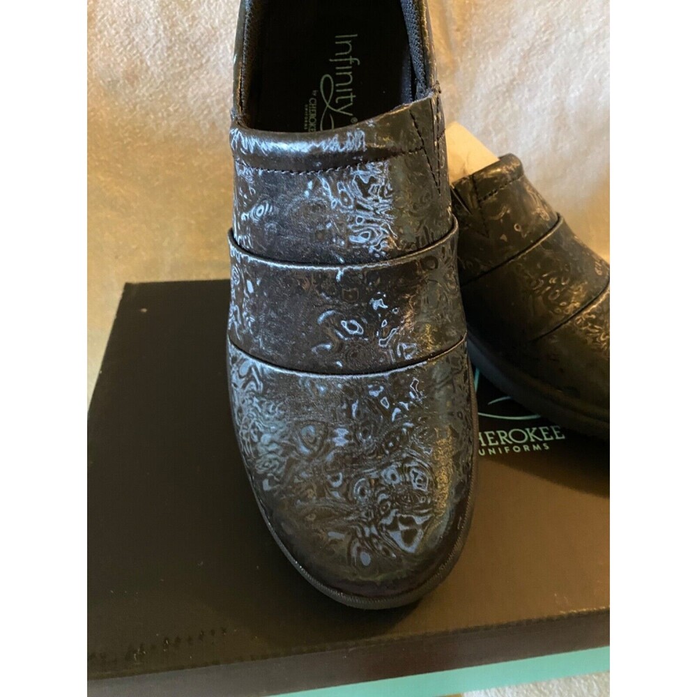 Cherokee Infinity black nurses shoes